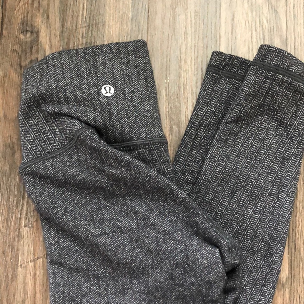 Lulu lemon grey And black leggings